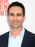 How tall is Nestor Carbonell?